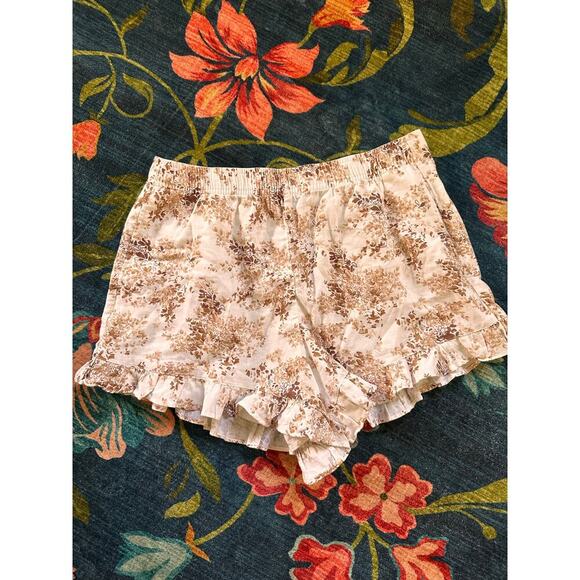 Abercrombie Floral Ruffle Hem Shorts Size Large - Picture 2 of 5